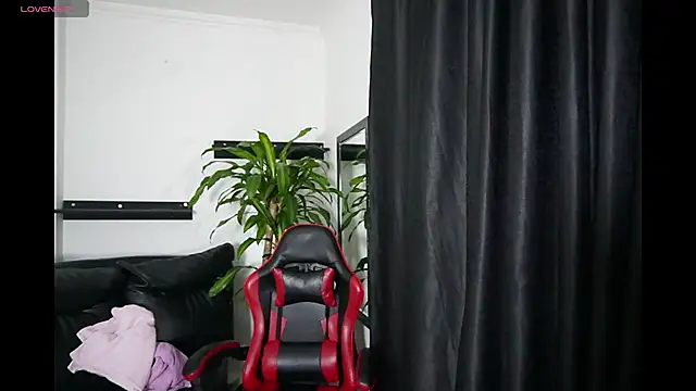 Snapshot of _sharlotte777 chatting on 02.25.26 sharlotte777 online show from 02.25.26