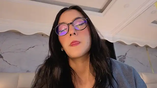 Snapshot of Princess_Violett chatting on 05.12.26 Princess Violett online show from 05.12.26