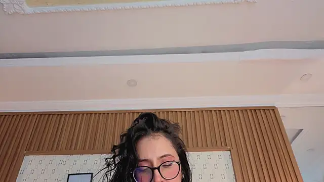 Snapshot of Princess_Violett chatting on 05.15.26 Princess Violett online show from 05.15.26