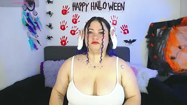 lunitaa0 online show from 10.02.25