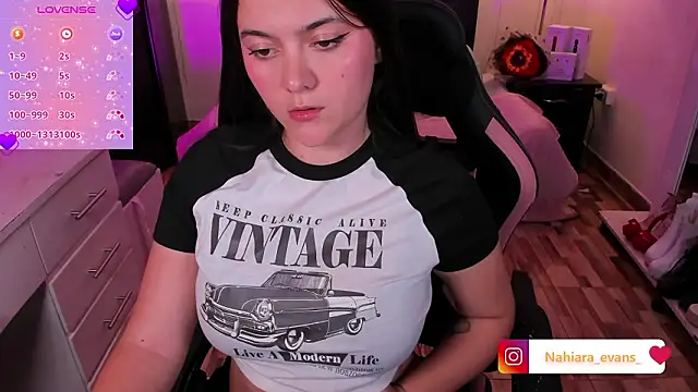 NahiaraEvans  online show from 03.25.26