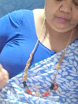 Snapshot of tamilthanushri chatting on 04.23.26 tamilthanushri online show from 04.23.26