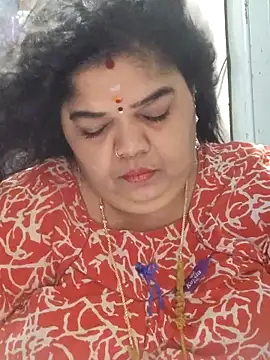 Snapshot of tamilthanushri chatting on 04.28.26 tamilthanushri online show from 04.28.26