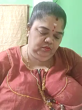 Snapshot of tamilthanushri chatting on 06.23.26 tamilthanushri online show from 06.23.26