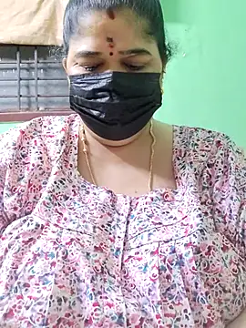 Snapshot of tamilthanushri chatting on 07.26.26 tamilthanushri online show from 07.26.26