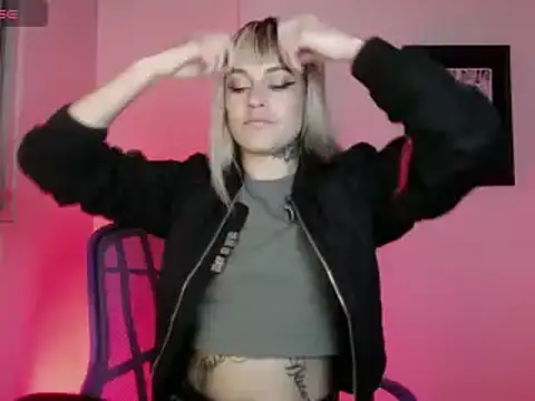 Snapshot of kim_jeins11 chatting on 03.13.25 kim jeins11 online show from 03.13.25