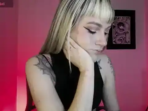 Snapshot of kim_jeins11 chatting on 03.14.25 kim jeins11 online show from 03.14.25