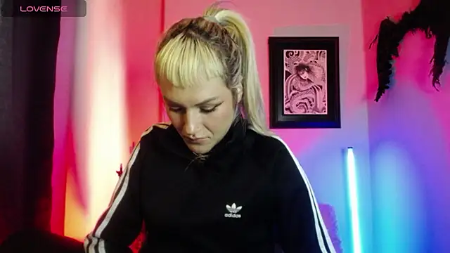 Snapshot of kim_jeins11 chatting on 09.17.25 kim jeins11 online show from 09.17.25