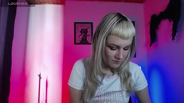 Snapshot of kim_jeins11 chatting on 09.19.25 kim jeins11 online show from 09.19.25