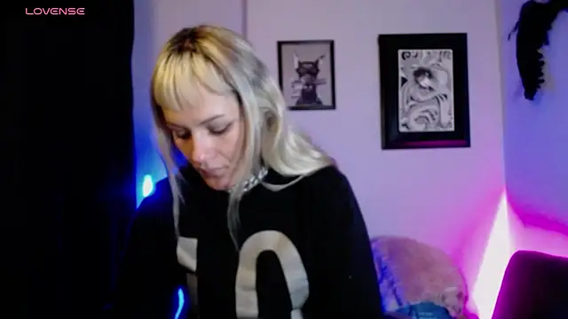 Snapshot of kim_jeins11 chatting on 10.16.25 kim jeins11 online show from 10.16.25