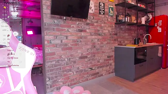 Snapshot of aesthetics__tease chatting on 09.24.25 aesthetics tease online show from 09.24.25