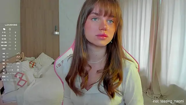 Snapshot of aesthetics__tease chatting on 10.28.25 aesthetics tease online show from 10.28.25