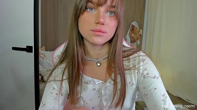 Snapshot of aesthetics__tease chatting on 11.24.25 aesthetics tease online show from 11.24.25