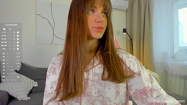 Snapshot of aesthetics__tease chatting on 12.22.25 aesthetics tease online show from 12.22.25