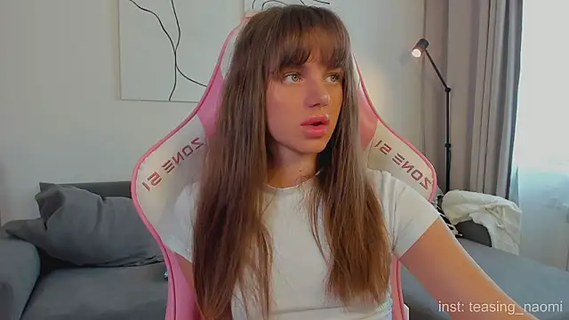 Snapshot of aesthetics__tease chatting on 03.10.26 aesthetics tease online show from 03.10.26