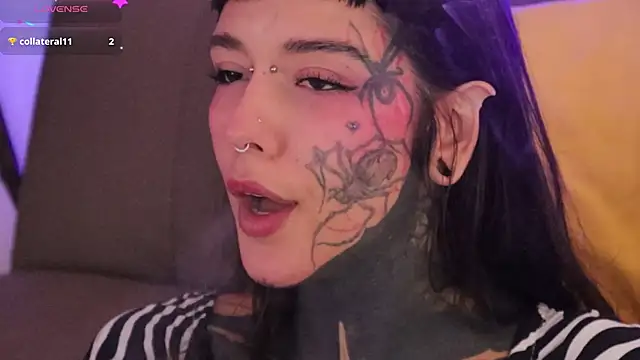 Snapshot of FairyFlexxxx chatting on 02.18.26 FairyFlexxxx online show from 02.18.26