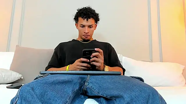 Dominick star online show from 01.06.25