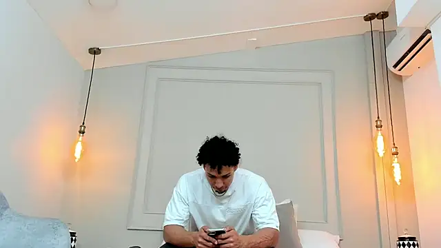 Dominick star online show from 02.04.25