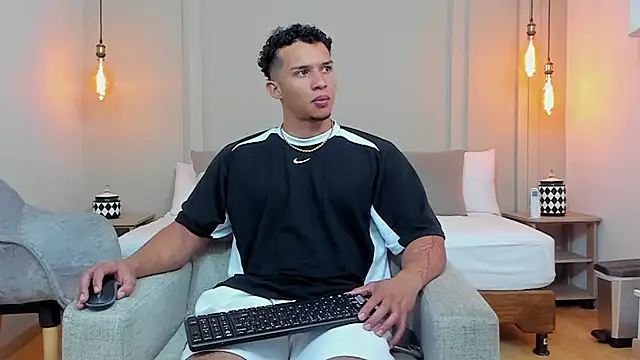 Dominick star online show from 02.25.25