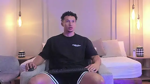 Dominick star online show from 03.04.25