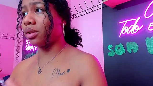 Sofi Fox  online show from 03.16.25