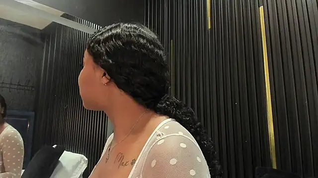 Sofi Fox  online show from 11.27.25