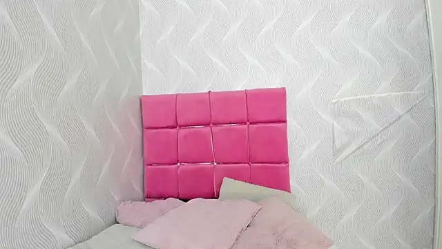 Snapshot of natalia_aguirre1 chatting on 01.10.25 natalia aguirre1 online show from 01.10.25