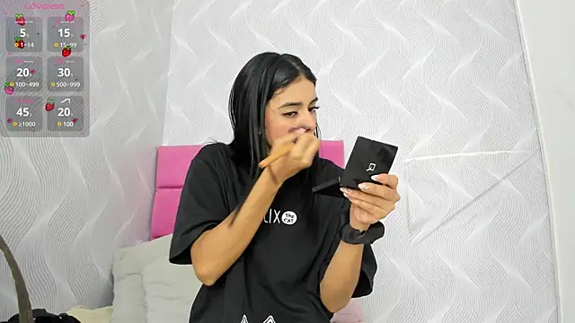 Snapshot of natalia_aguirre1 chatting on 01.16.25 natalia aguirre1 online show from 01.16.25