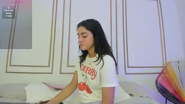 Snapshot of natalia_aguirre1 chatting on 02.14.25 natalia aguirre1 online show from 02.14.25