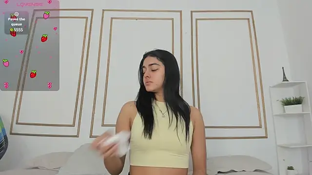 Snapshot of natalia_aguirre1 chatting on 03.15.25 natalia aguirre1 online show from 03.15.25
