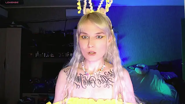 mischellemeow13 online show from 03.16.26