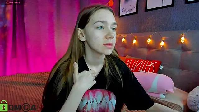 Lesi Moonie01 online show from 12.23.25