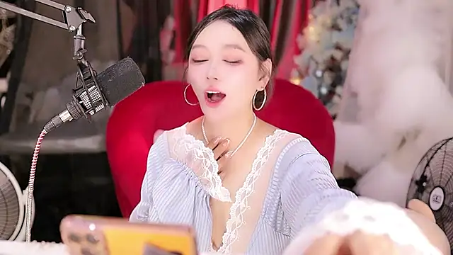 Snapshot of Missy_Nana21 chatting on 05.24.26 Missy Nana21 online show from 05.24.26