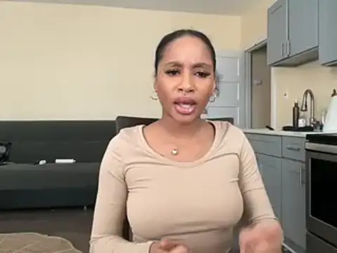 Snapshot of shandiloveslemonss chatting on 12.15.24 shandiloveslemonss online show from 12.15.24