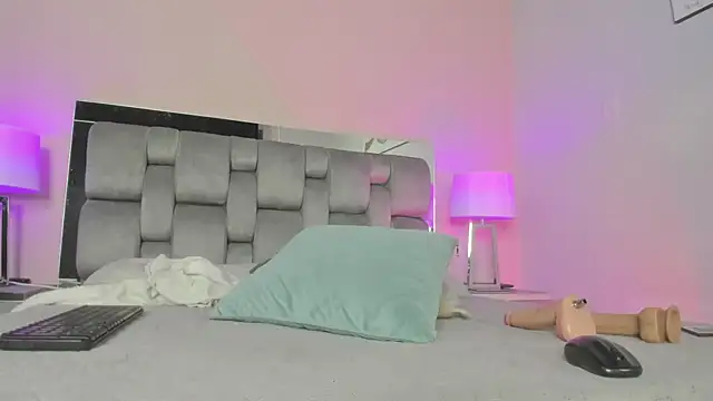 kimberlyycox online show from 03.08.25