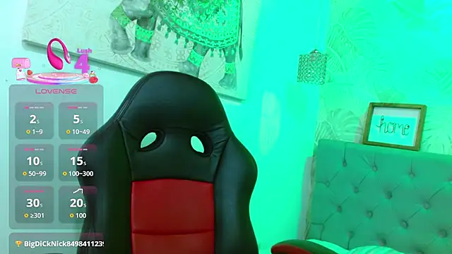 Snapshot of violletha chatting on 11.01.25 violletha online show from 11.01.25