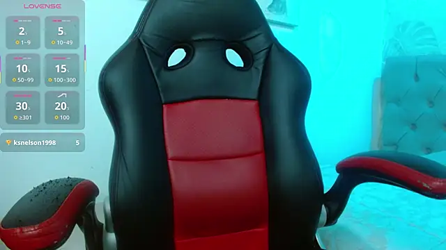 Snapshot of violletha chatting on 12.19.25 violletha online show from 12.19.25