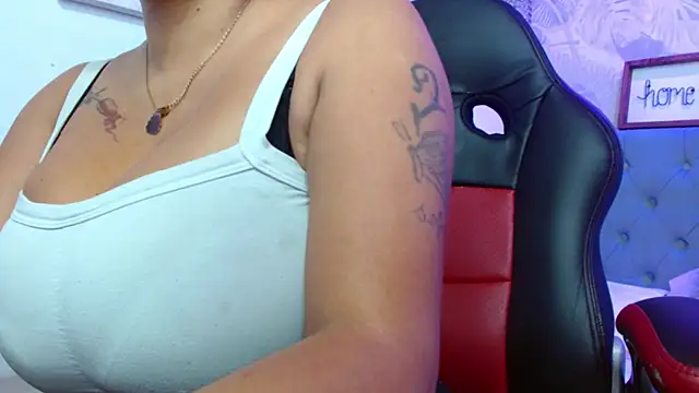 Snapshot of violletha chatting on 01.13.26 violletha online show from 01.13.26