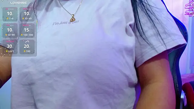 Snapshot of violletha chatting on 02.05.26 violletha online show from 02.05.26