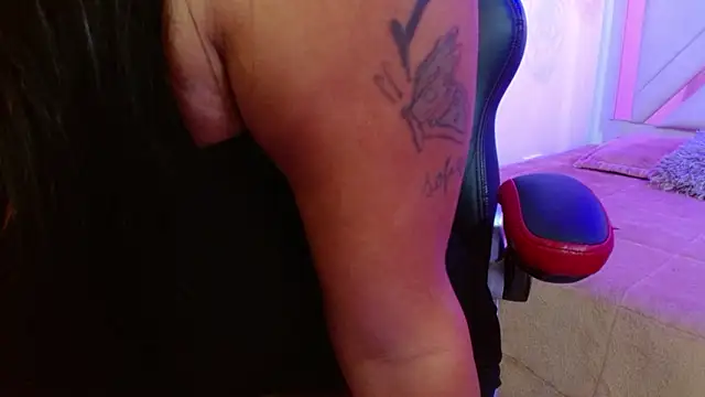 Snapshot of violletha chatting on 02.06.26 violletha online show from 02.06.26