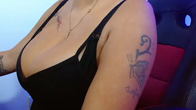 Snapshot of violletha chatting on 02.13.26 violletha online show from 02.13.26