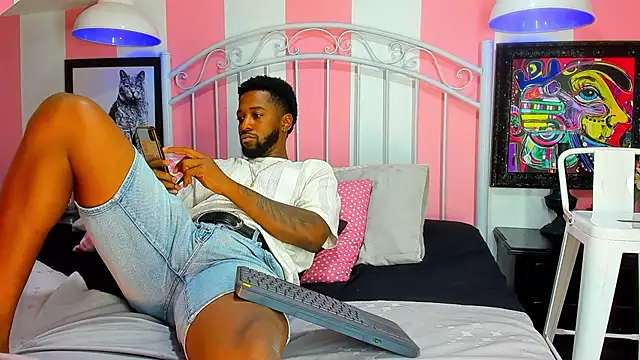 Snapshot of Drake_Nassir4 chatting on 12.22.24 Drake Nassir4 online show from 12.22.24