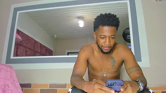 Snapshot of Drake_Nassir4 chatting on 12.26.24 Drake Nassir4 online show from 12.26.24