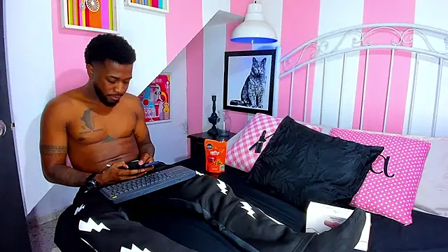 Snapshot of Drake_Nassir4 chatting on 12.27.24 Drake Nassir4 online show from 12.27.24