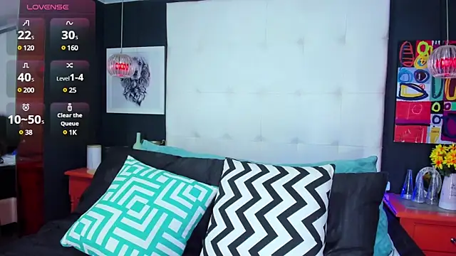 Snapshot of Drake_Nassir4 chatting on 12.30.24 Drake Nassir4 online show from 12.30.24