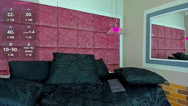 Snapshot of Drake_Nassir4 chatting on 12.31.24 Drake Nassir4 online show from 12.31.24