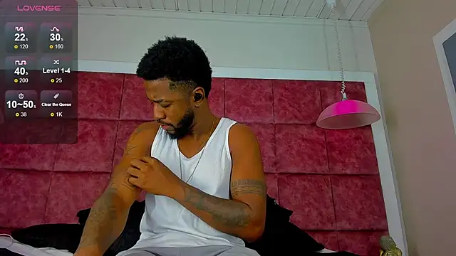 Snapshot of Drake_Nassir4 chatting on 01.01.25 Drake Nassir4 online show from 01.01.25