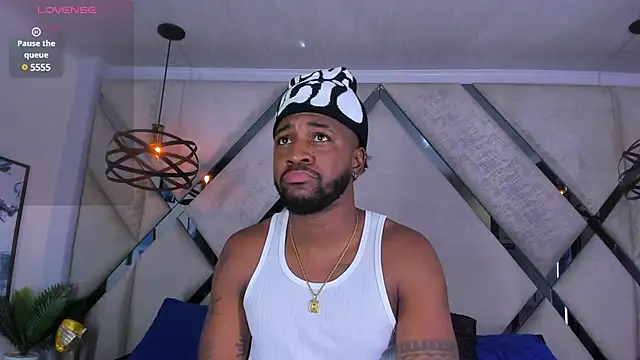 Snapshot of Drake_Nassir4 chatting on 01.08.25 Drake Nassir4 online show from 01.08.25