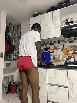 Snapshot of Drake_Nassir4 chatting on 02.01.25 Drake Nassir4 online show from 02.01.25