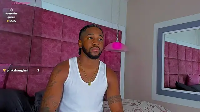 Snapshot of Drake_Nassir4 chatting on 02.11.25 Drake Nassir4 online show from 02.11.25